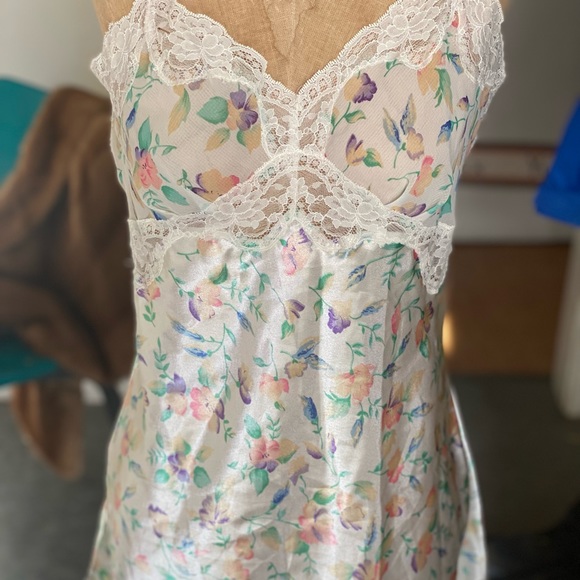 Victoria's Secret Other - Victorias Secret gold label vintage slip/sleep dress gold label size M